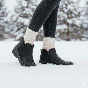 SIZE 6 BRAND NEW IN BOX Bzees® Bliss Machine Washable Black Bootie